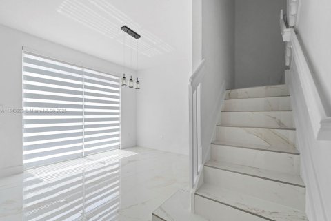 Townhouse in Homestead, Florida 4 bedrooms, 143.63 sq.m. № 1850663 - photo 3