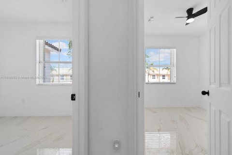 Townhouse in Homestead, Florida 4 bedrooms, 143.63 sq.m. № 1850663 - photo 19