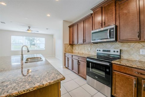 House in Ocoee, Florida 5 bedrooms, 297.47 sq.m. № 1916065 - photo 9