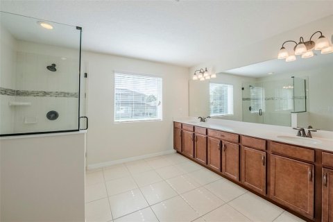 House in Ocoee, Florida 5 bedrooms, 297.47 sq.m. № 1916065 - photo 14