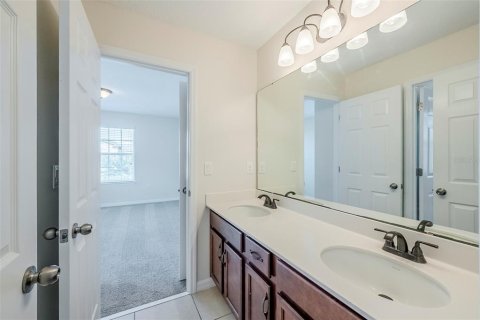 House in Ocoee, Florida 5 bedrooms, 297.47 sq.m. № 1916065 - photo 17