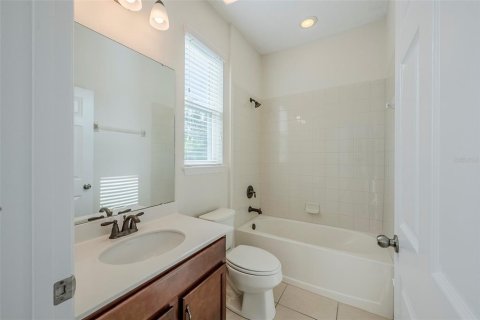 House in Ocoee, Florida 5 bedrooms, 297.47 sq.m. № 1916065 - photo 11