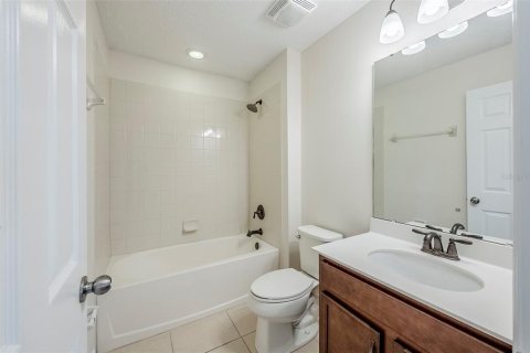 House in Ocoee, Florida 5 bedrooms, 297.47 sq.m. № 1916065 - photo 20