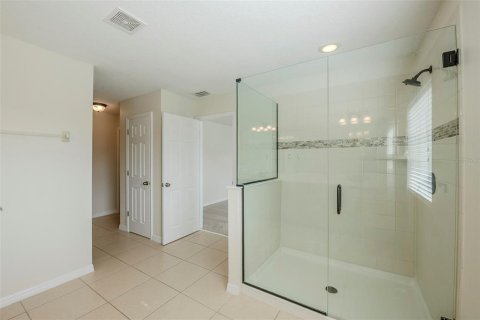 House in Ocoee, Florida 5 bedrooms, 297.47 sq.m. № 1916065 - photo 15