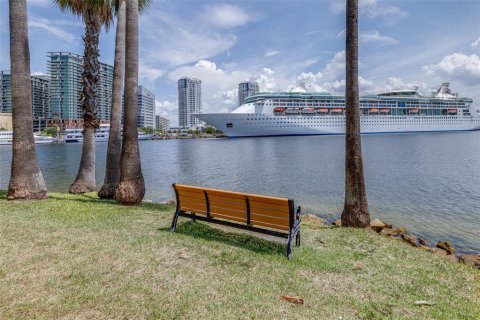 Condominio en venta en Tampa, Florida, 1 dormitorio, 83.61 m2 № 1813528 - foto 28
