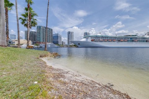Condominio en venta en Tampa, Florida, 1 dormitorio, 83.61 m2 № 1813528 - foto 27
