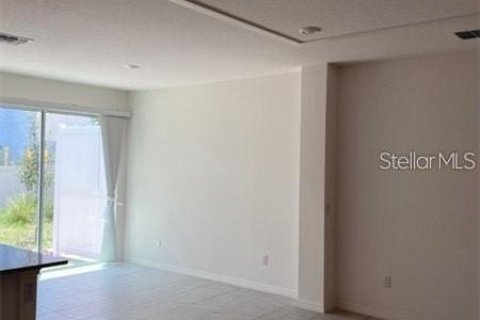 Townhouse in Wesley Chapel, Florida 3 bedrooms, 153.29 sq.m. № 2196395 - photo 3