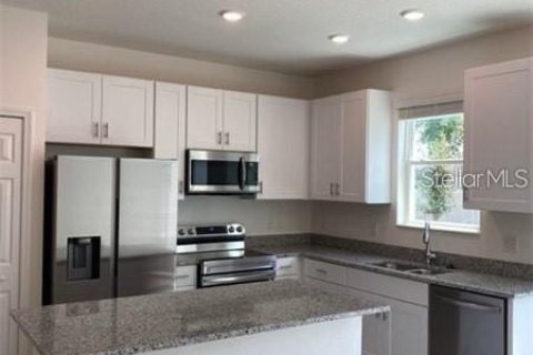 Townhouse in Wesley Chapel, Florida 3 bedrooms, 153.29 sq.m. № 2196395 - photo 2