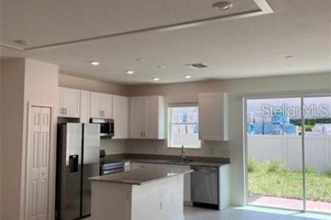 Townhouse in Wesley Chapel, Florida 3 bedrooms, 153.29 sq.m. № 2196395 - photo 4