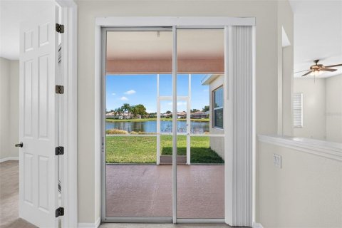 House in Bradenton, Florida 2 bedrooms, 173.63 sq.m. № 2391369 - photo 14