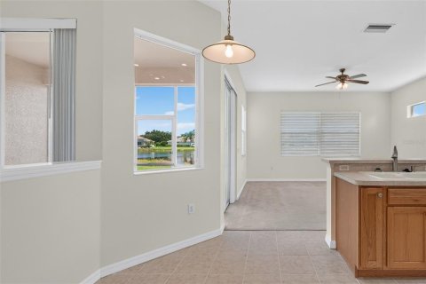 House in Bradenton, Florida 2 bedrooms, 173.63 sq.m. № 2391369 - photo 6