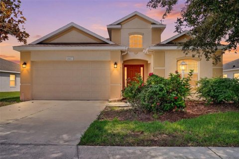 House in Bradenton, Florida 2 bedrooms, 173.63 sq.m. № 2391369
