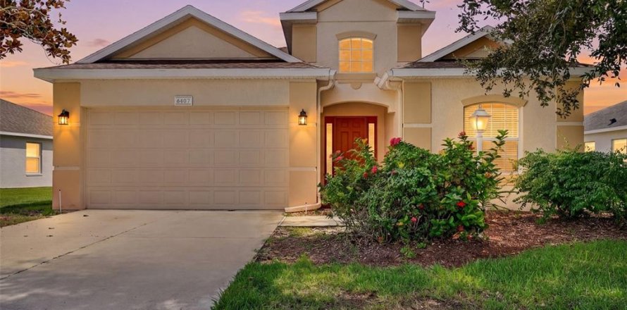House in Bradenton, Florida 2 bedrooms, 173.63 sq.m. № 2391369