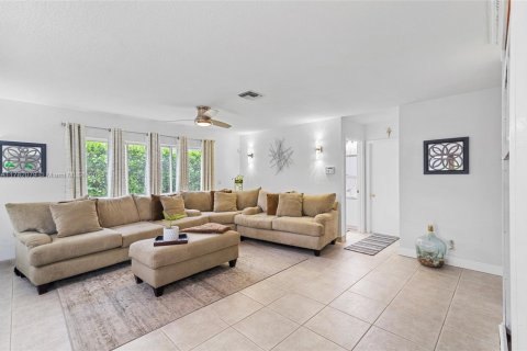 Casa en venta en Pembroke Pines, Florida, 4 dormitorios, 224.82 m2 № 1698834 - foto 14