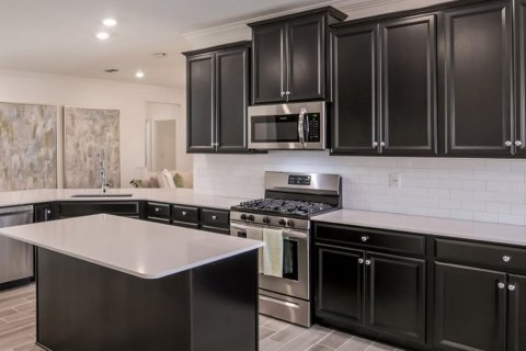 Townhouse in BELLECHASE in Ocala, Florida 4 bedrooms, 210 sq.m. № 102545 - photo 1