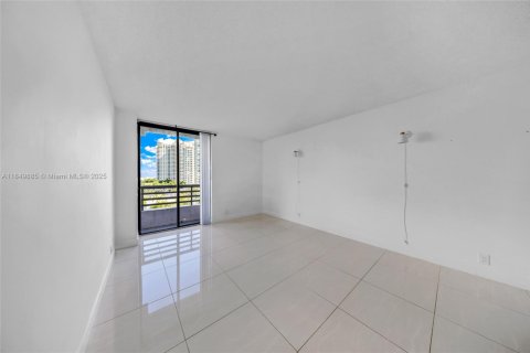 Condominio en venta en Aventura, Florida, 3 dormitorios, 118.08 m2 № 1852214 - foto 19