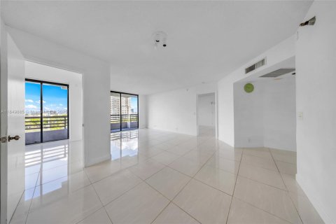 Condominio en venta en Aventura, Florida, 3 dormitorios, 118.08 m2 № 1852214 - foto 14