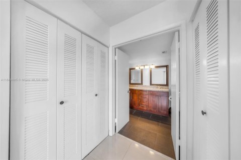Condominio en venta en Aventura, Florida, 3 dormitorios, 118.08 m2 № 1852214 - foto 26