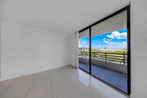 Condominio en venta en Aventura, Florida, 3 dormitorios, 118.08 m2 № 1852214 - foto 18