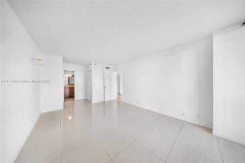 Condominio en venta en Aventura, Florida, 3 dormitorios, 118.08 m2 № 1852214 - foto 24