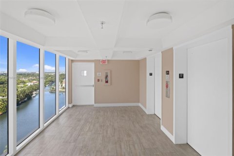 Купить кондоминиум в Майами-Бич, Флорида 1 спальня, 95.69м2, № 1927652 - фото 28