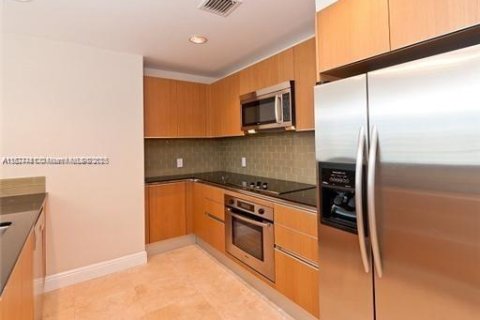 Купить кондоминиум в Майами, Флорида 2 спальни, 118.73м2, № 1895909 - фото 2