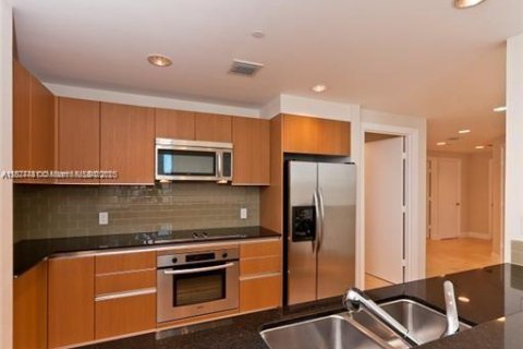 Купить кондоминиум в Майами, Флорида 2 спальни, 118.73м2, № 1895909 - фото 1