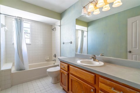 House in Orlando, Florida 4 bedrooms, 250.09 sq.m. № 2393792 - photo 19