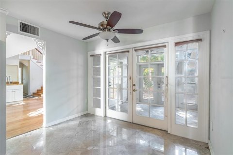House in Orlando, Florida 4 bedrooms, 250.09 sq.m. № 2393792 - photo 14