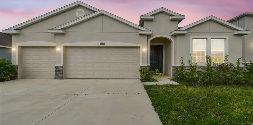 Casa en Zephyrhills, Florida 4 dormitorios, 217.21 m2 № 1593235