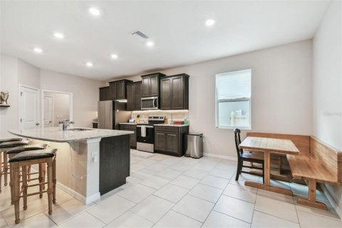 Casa en venta en Zephyrhills, Florida, 4 dormitorios, 217.21 m2 № 1593235 - foto 20