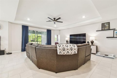 Casa en venta en Zephyrhills, Florida, 4 dormitorios, 217.21 m2 № 1593235 - foto 30