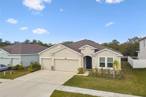 Casa en venta en Zephyrhills, Florida, 4 dormitorios, 217.21 m2 № 1593235 - foto 4