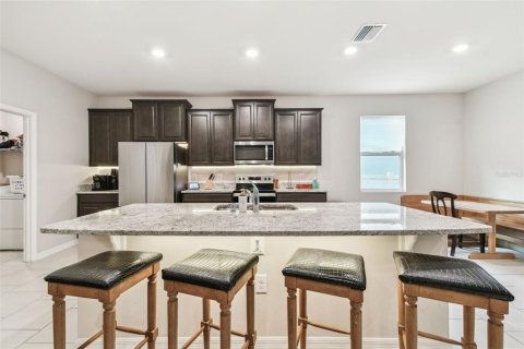 Casa en venta en Zephyrhills, Florida, 4 dormitorios, 217.21 m2 № 1593235 - foto 12