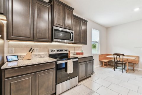 Casa en venta en Zephyrhills, Florida, 4 dormitorios, 217.21 m2 № 1593235 - foto 18
