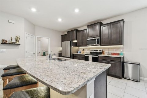 Casa en venta en Zephyrhills, Florida, 4 dormitorios, 217.21 m2 № 1593235 - foto 14