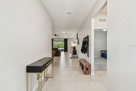 Casa en venta en Zephyrhills, Florida, 4 dormitorios, 217.21 m2 № 1593235 - foto 10