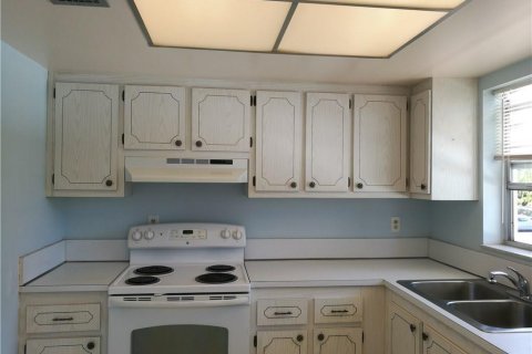 Condo in Stuart, Florida, 1 bedroom  № 2171392 - photo 4