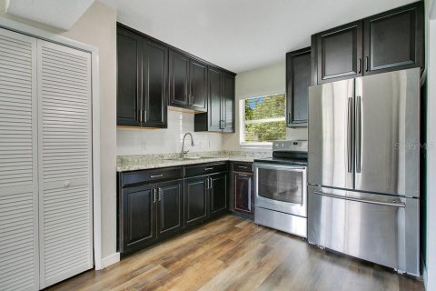 House in Winter Park, Florida 3 bedrooms, 115.38 sq.m. № 1913709 - photo 8