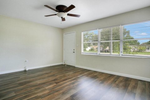 House in Winter Park, Florida 3 bedrooms, 115.38 sq.m. № 1913709 - photo 5