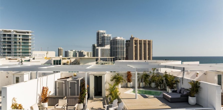 Condominio en Miami Beach, Florida, 3 dormitorios  № 1709148