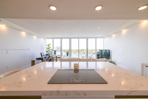 Condominio en venta en Miami Beach, Florida, 3 dormitorios, 159.05 m2 № 1709148 - foto 18