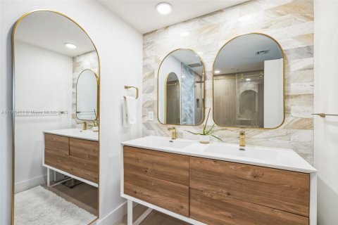 Condominio en venta en Miami Beach, Florida, 3 dormitorios, 159.05 m2 № 1709148 - foto 26