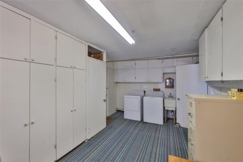 House in Sun City Center, Florida 2 bedrooms, 130.25 sq.m. № 1904068 - photo 17