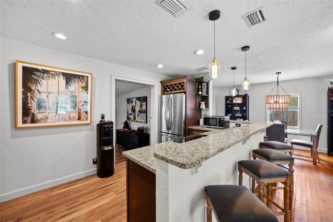 Villa ou maison à vendre à Tampa, Floride: 3 chambres, 125.79 m2 № 1919485 - photo 11