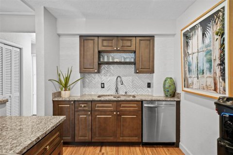Villa ou maison à vendre à Tampa, Floride: 3 chambres, 125.79 m2 № 1919485 - photo 8