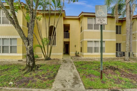 Copropriété à louer à Sunrise, Floride: 2 chambres, 98.94 m2 № 1957189 - photo 9