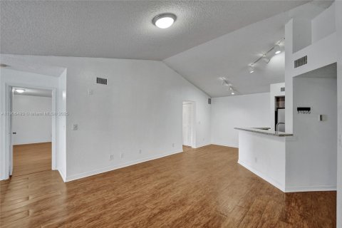 Copropriété à louer à Sunrise, Floride: 2 chambres, 98.94 m2 № 1957189 - photo 13