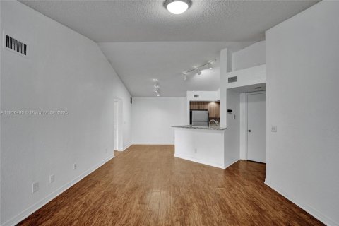 Copropriété à louer à Sunrise, Floride: 2 chambres, 98.94 m2 № 1957189 - photo 14