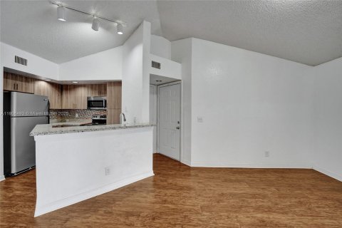 Copropriété à louer à Sunrise, Floride: 2 chambres, 98.94 m2 № 1957189 - photo 16